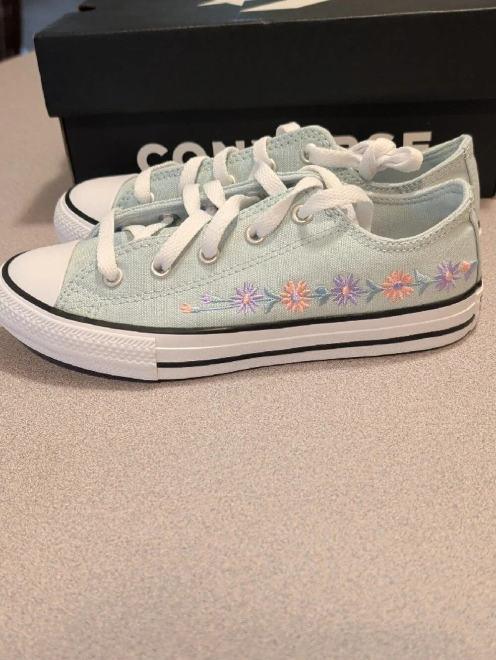 Converse light mint